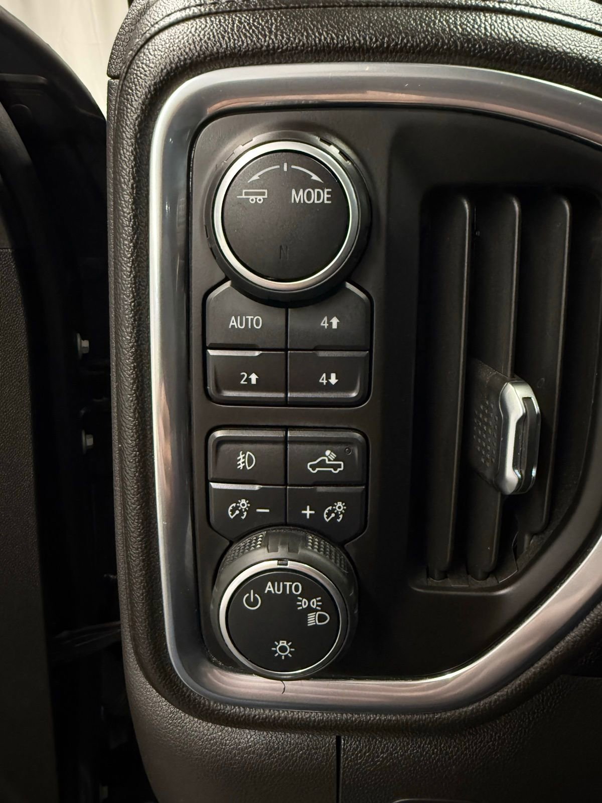 Used 2020 Chevrolet Silverado 1500 RST w/ All-Star Edition image 15