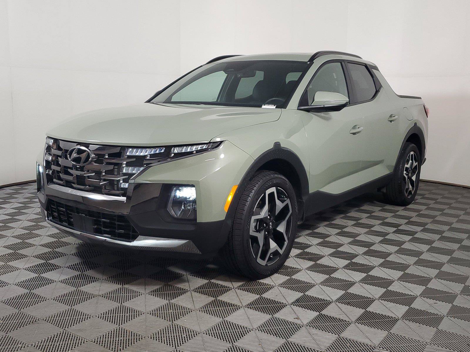 Used 2024 Hyundai Santa Cruz Limited AWD/4WD image 3