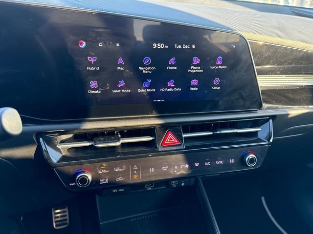 Used 2023 Kia Niro EX Touring image 19