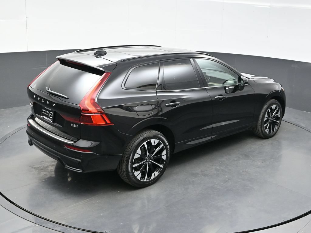 Used 2026 Volvo XC60 B5 Plus AWD/4WD image 36
