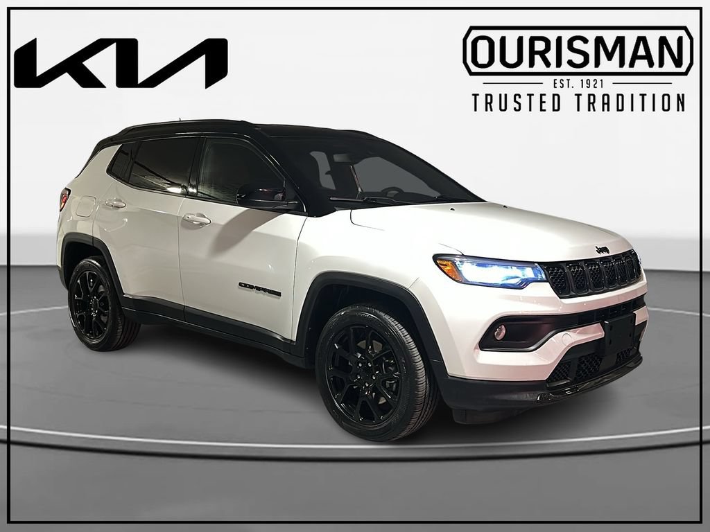 Used 2023 Jeep Compass Latitude AWD/4WD image 1
