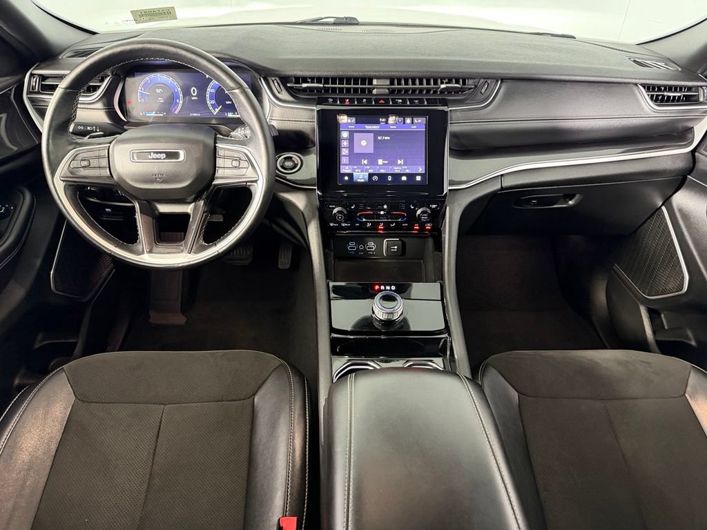 Certified 2022 Jeep Grand Cherokee L Laredo RWD image 13