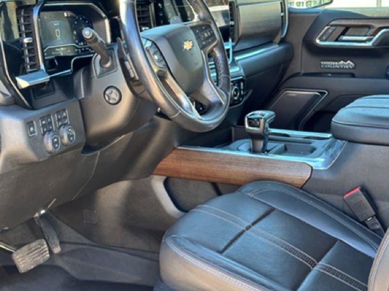 Used 2023 Chevrolet Silverado 1500 High Country image 8