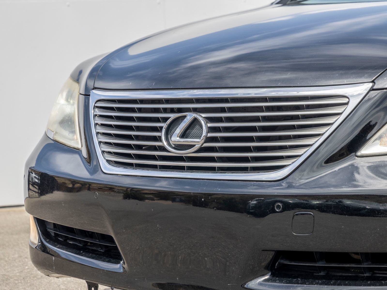 Used 2008 Lexus LS 460 RWD image 3
