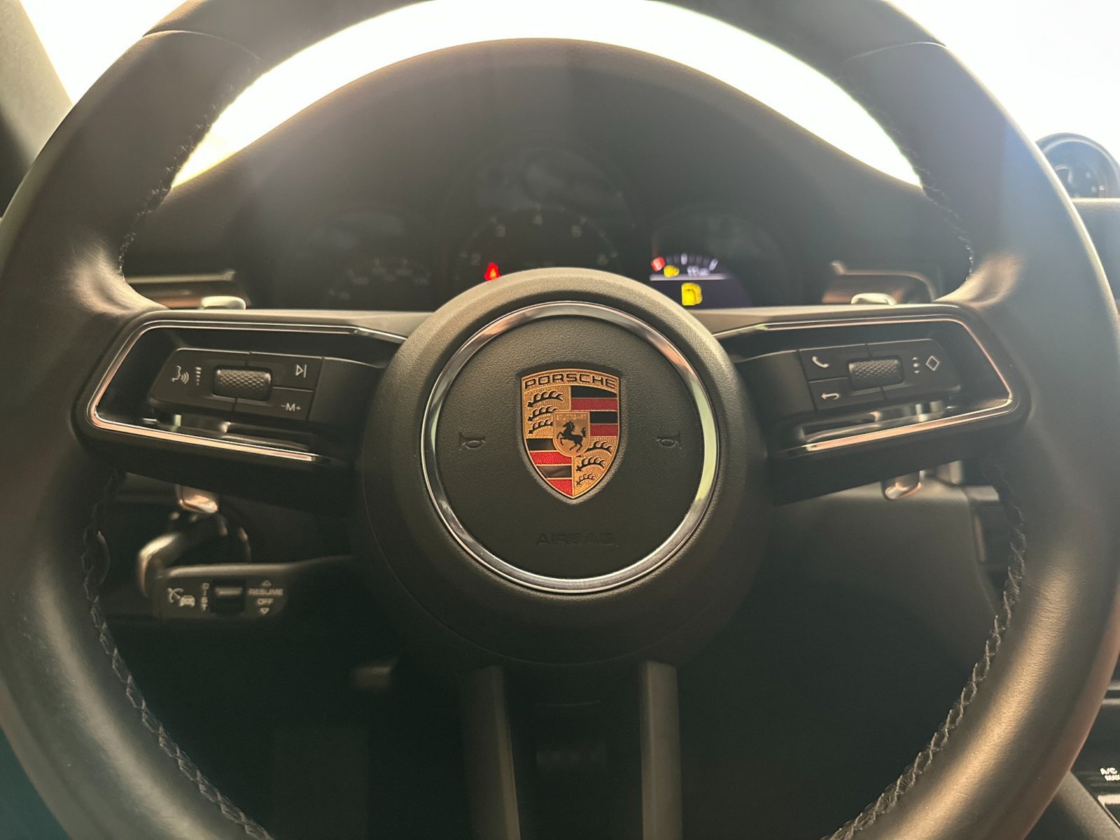 Certified 2023 Porsche Macan AWD/4WD image 22