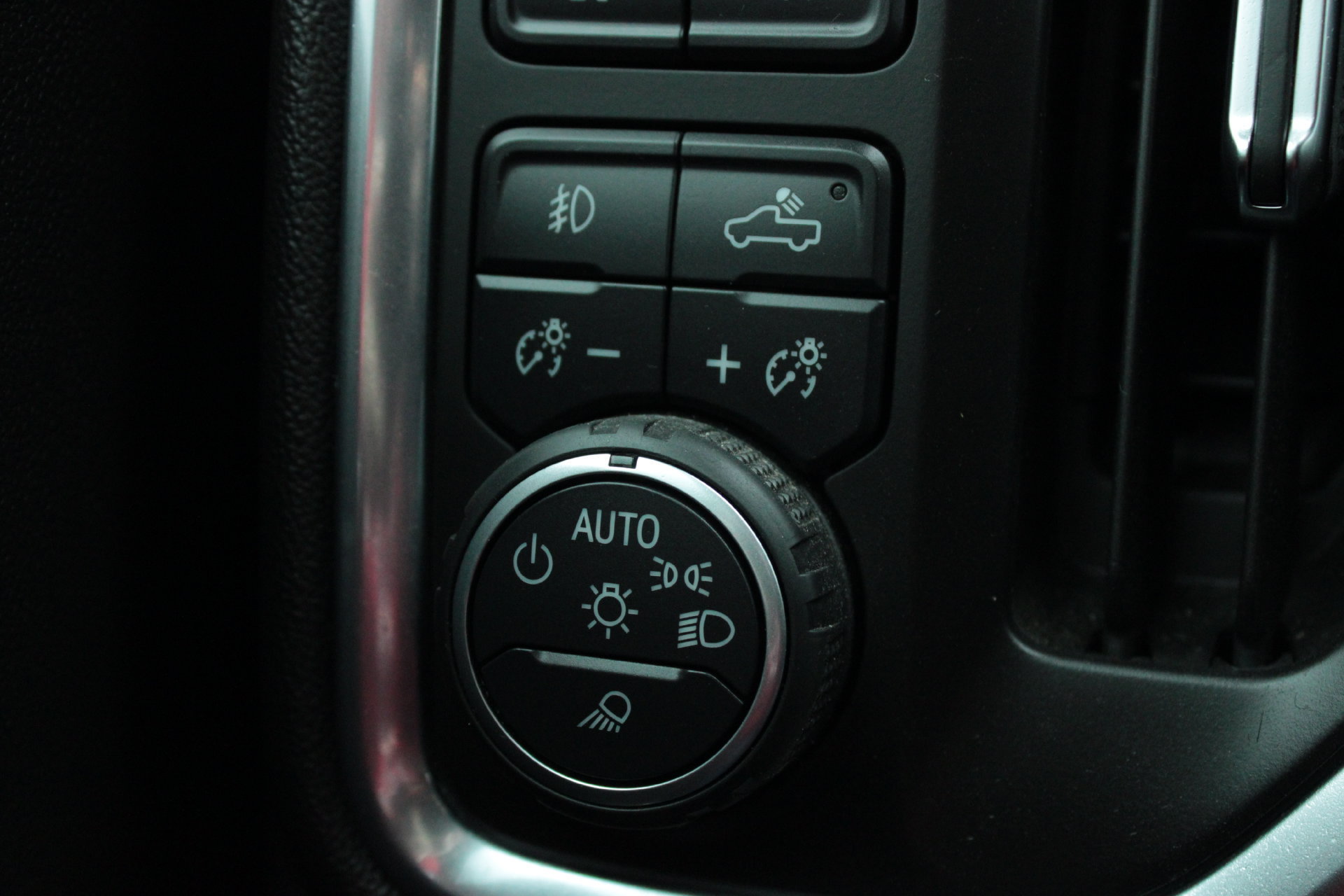 Used 2020 Chevrolet Silverado 1500 LTZ AWD/4WD image 35