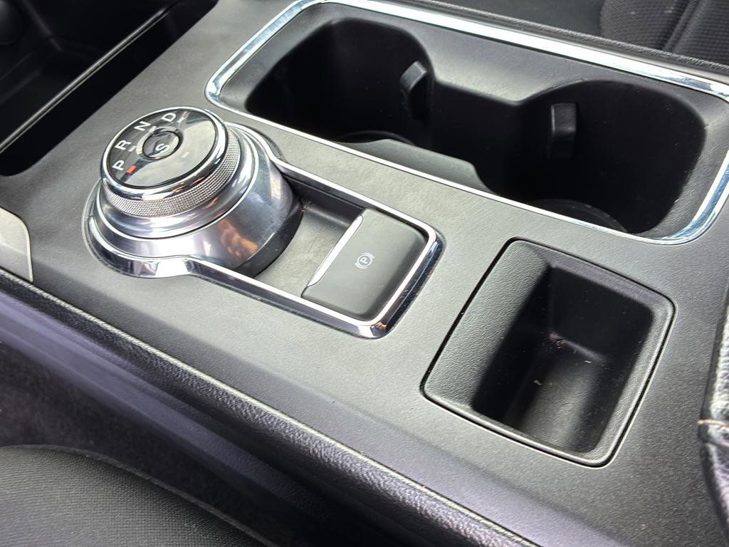 Used 2020 Ford Fusion SE image 31
