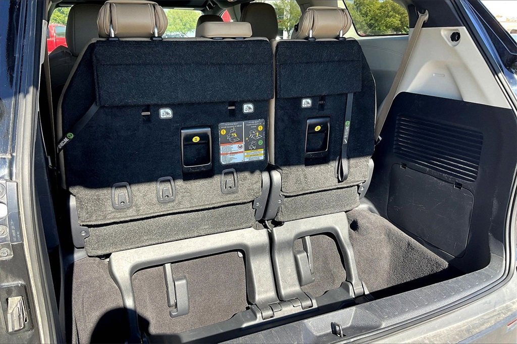 Used 2024 Toyota Sienna XLE image 13