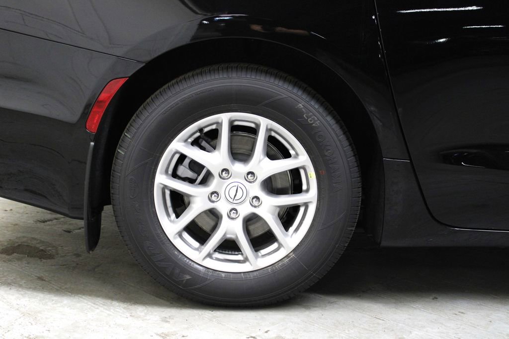 New 2026 Chrysler Voyager LX image 32