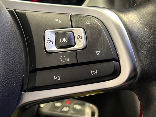 Used 2017 Volkswagen Golf S image 21