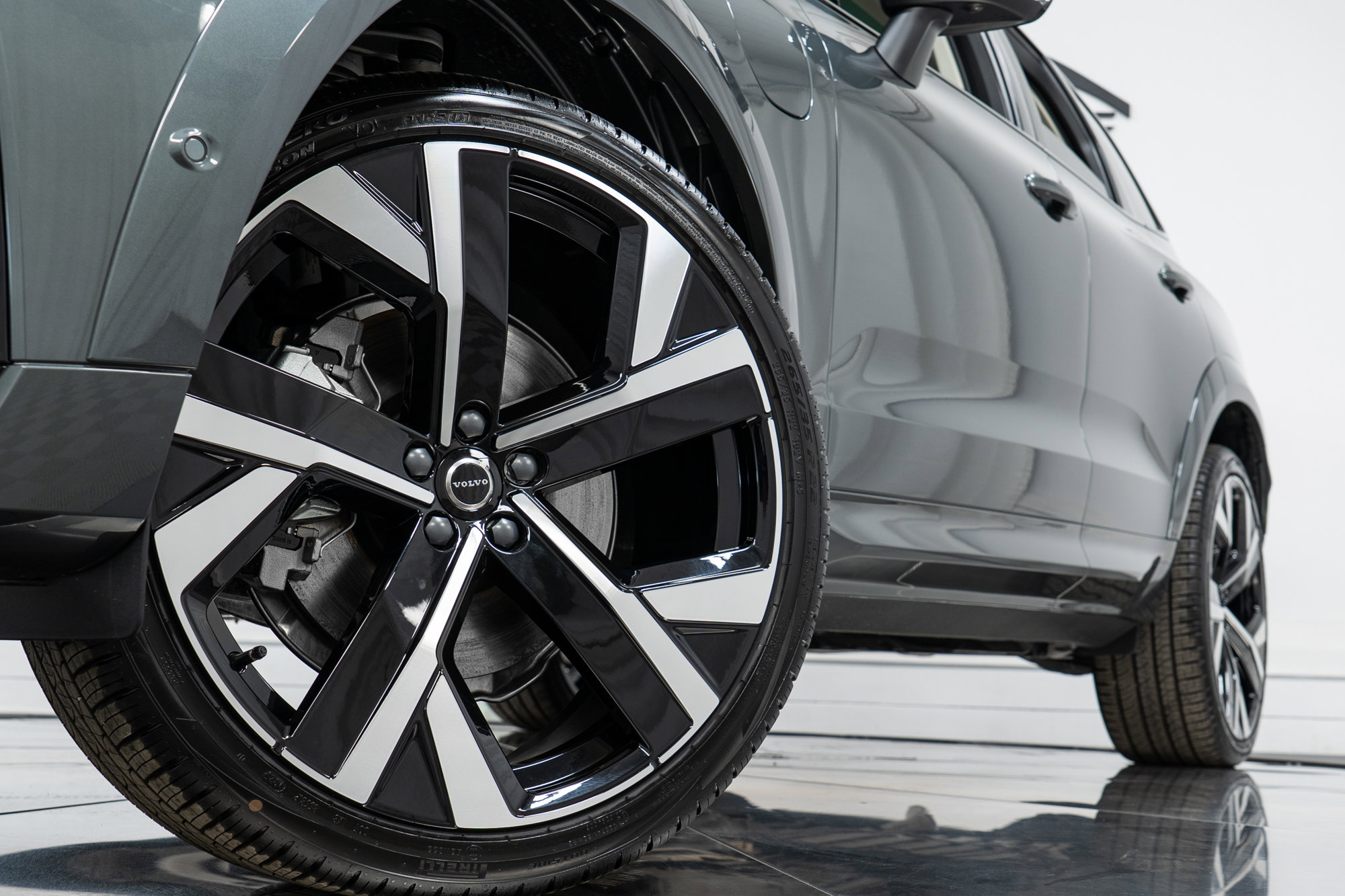 New 2026 Volvo XC60 T8 Ultra image 28