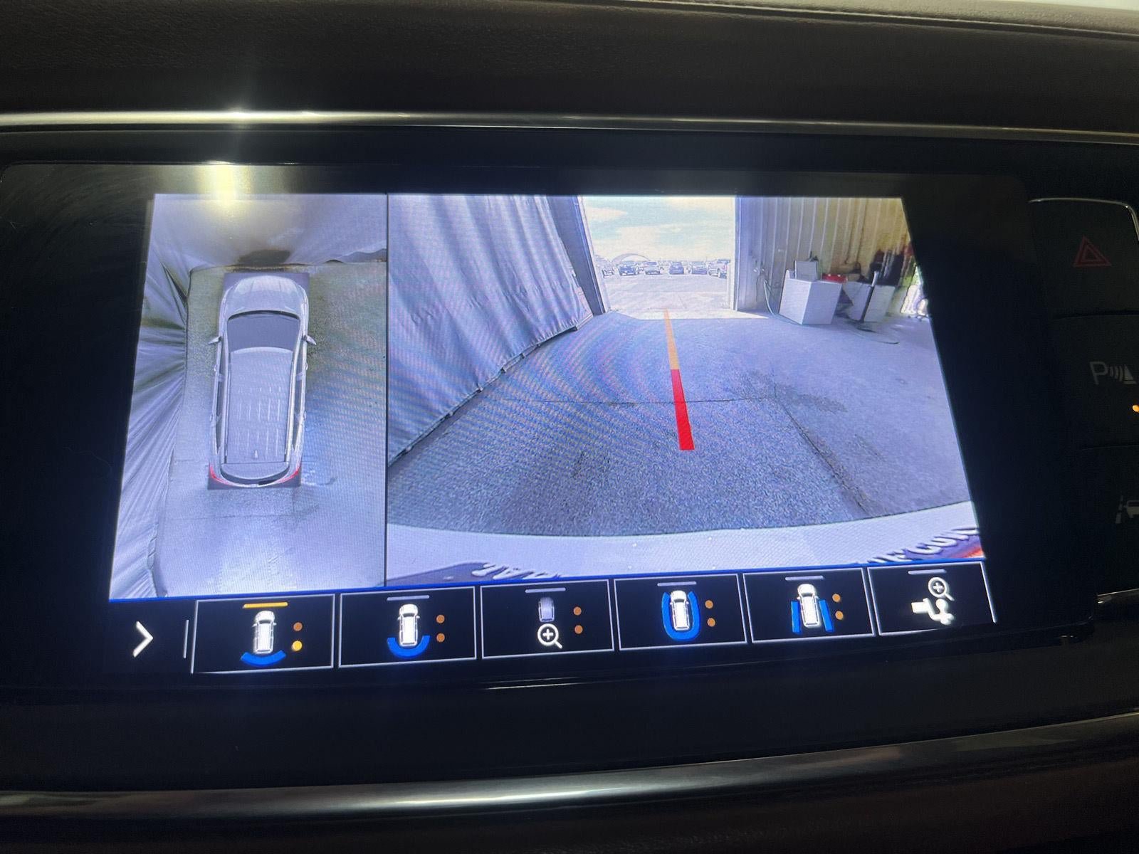 Used 2020 Buick Enclave Avenir w/ Avenir Technology Package AWD/4WD image 15