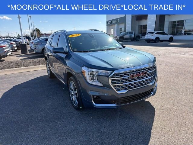 Used 2024 GMC Terrain Denali w/ Denali Premium Package image 3