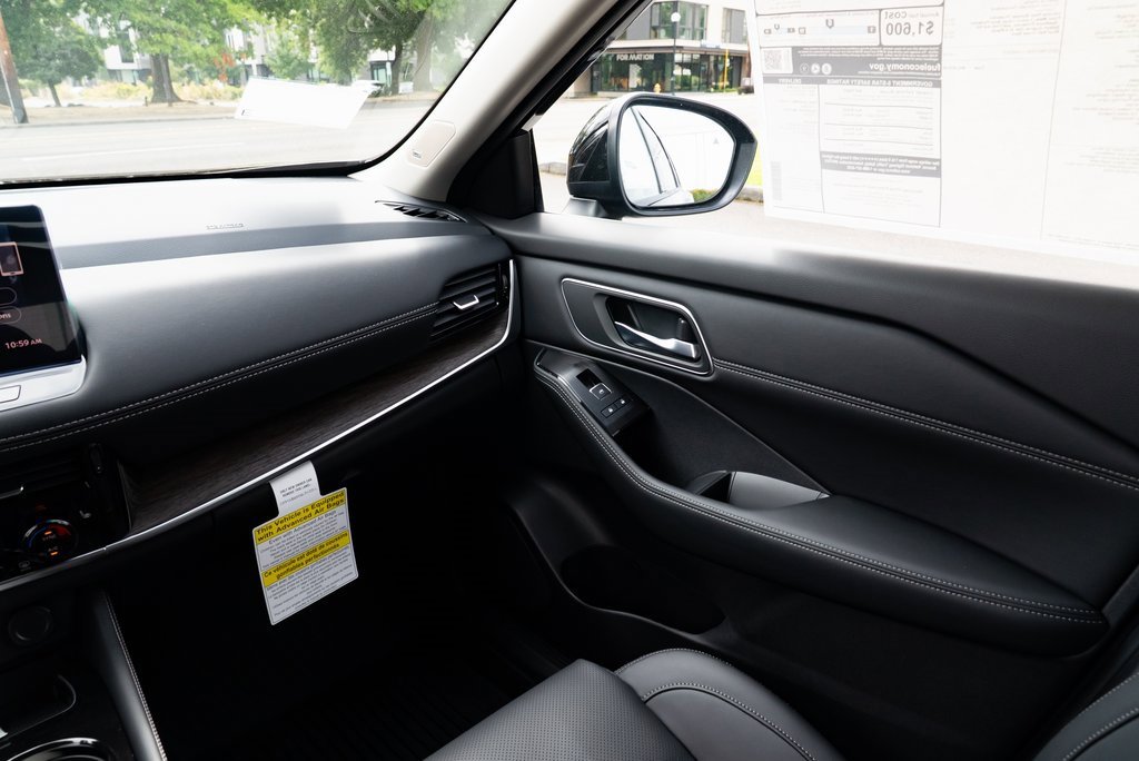 New 2026 Nissan Rogue Platinum w/ Platinum Premium Package image 11