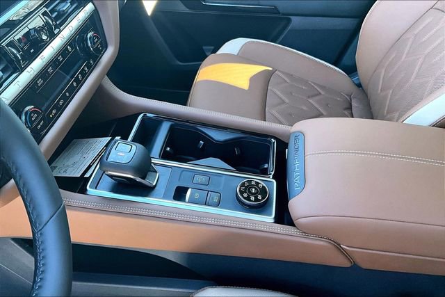 New 2026 Nissan Pathfinder Platinum image 9