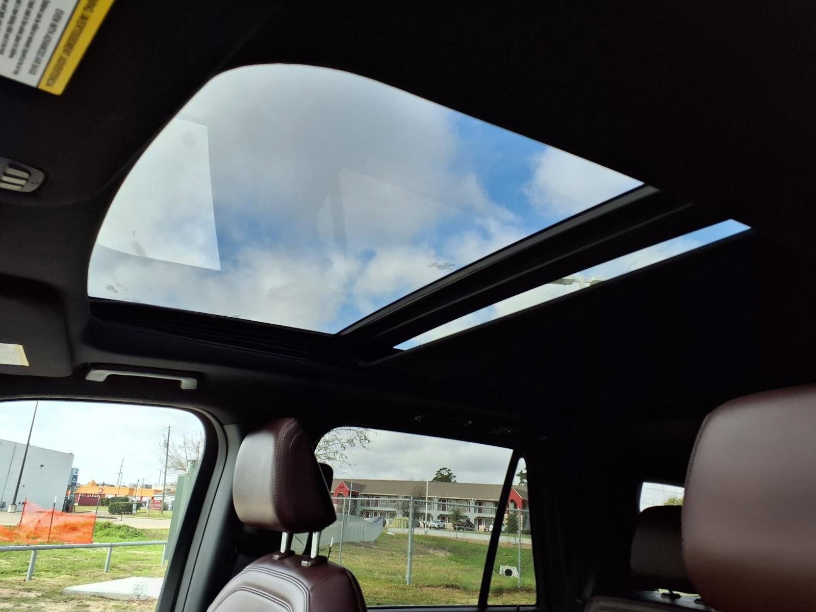 Used 2024 Ford Expedition Limited image 12