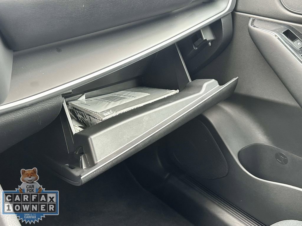 Used 2025 Nissan Rogue S image 34