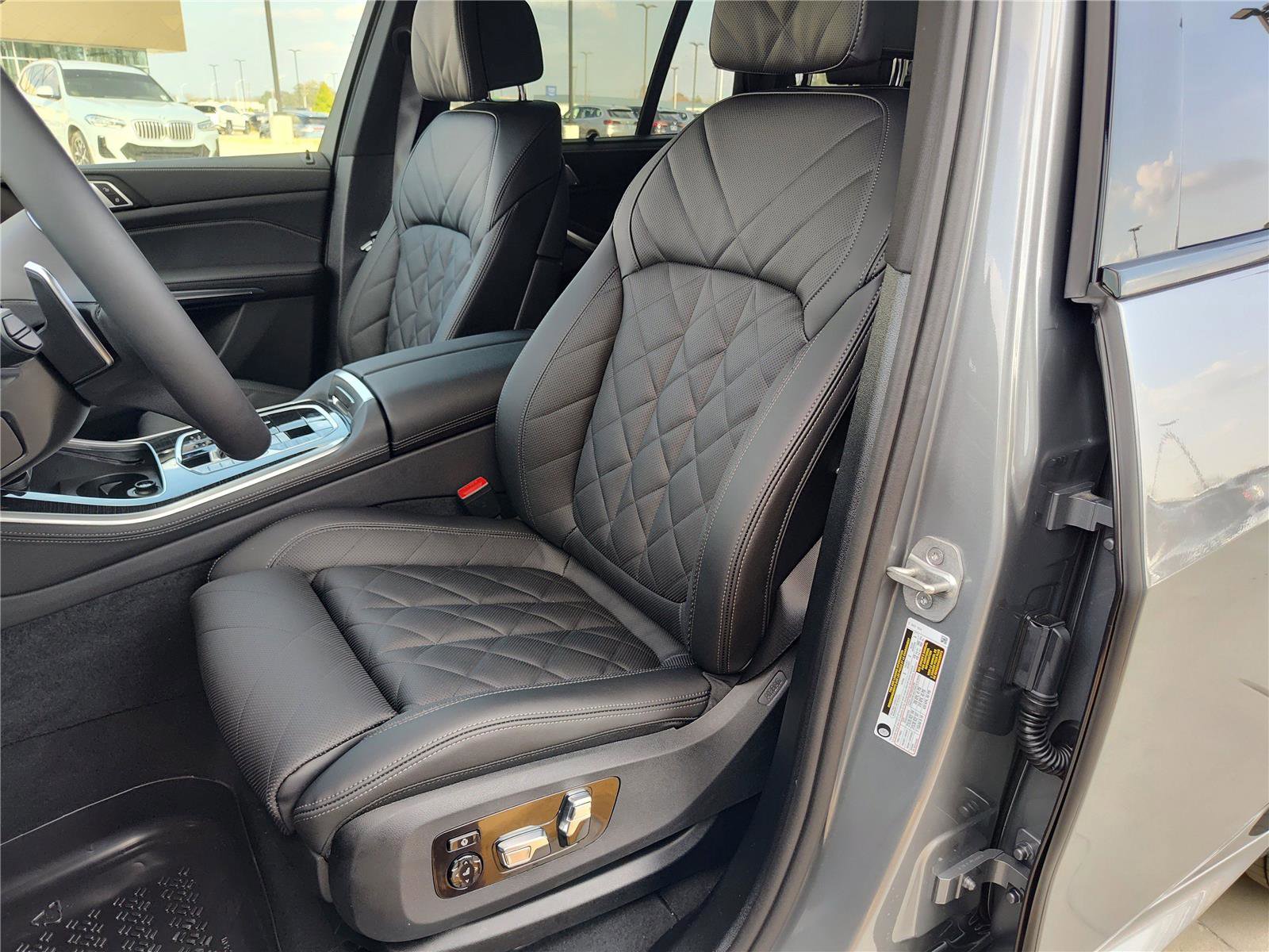 New 2026 BMW X5 sDrive40i w/ M Sport Package image 7