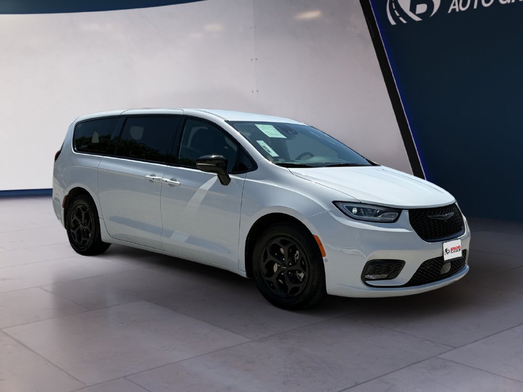 Used 2024 Chrysler Pacifica Limited FWD image 7