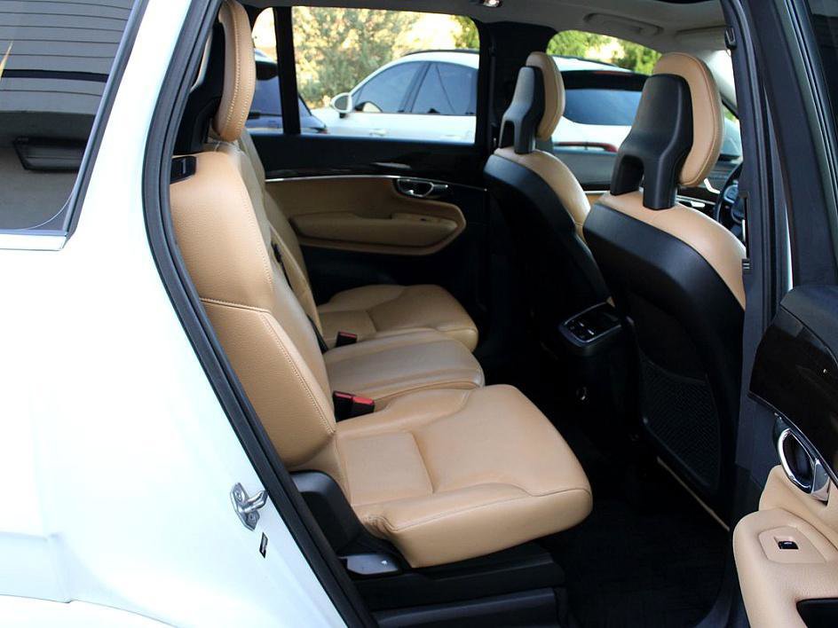 Used 2016 Volvo XC90 T6 Momentum image 24