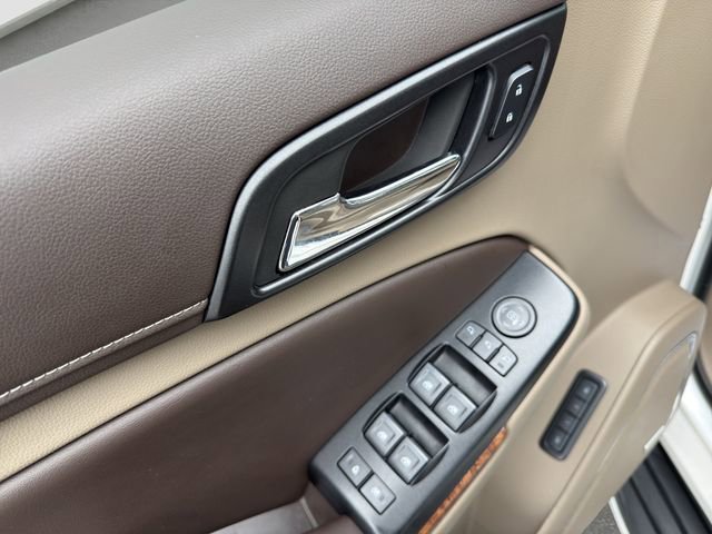 Used 2019 Chevrolet Suburban Premier AWD/4WD image 12