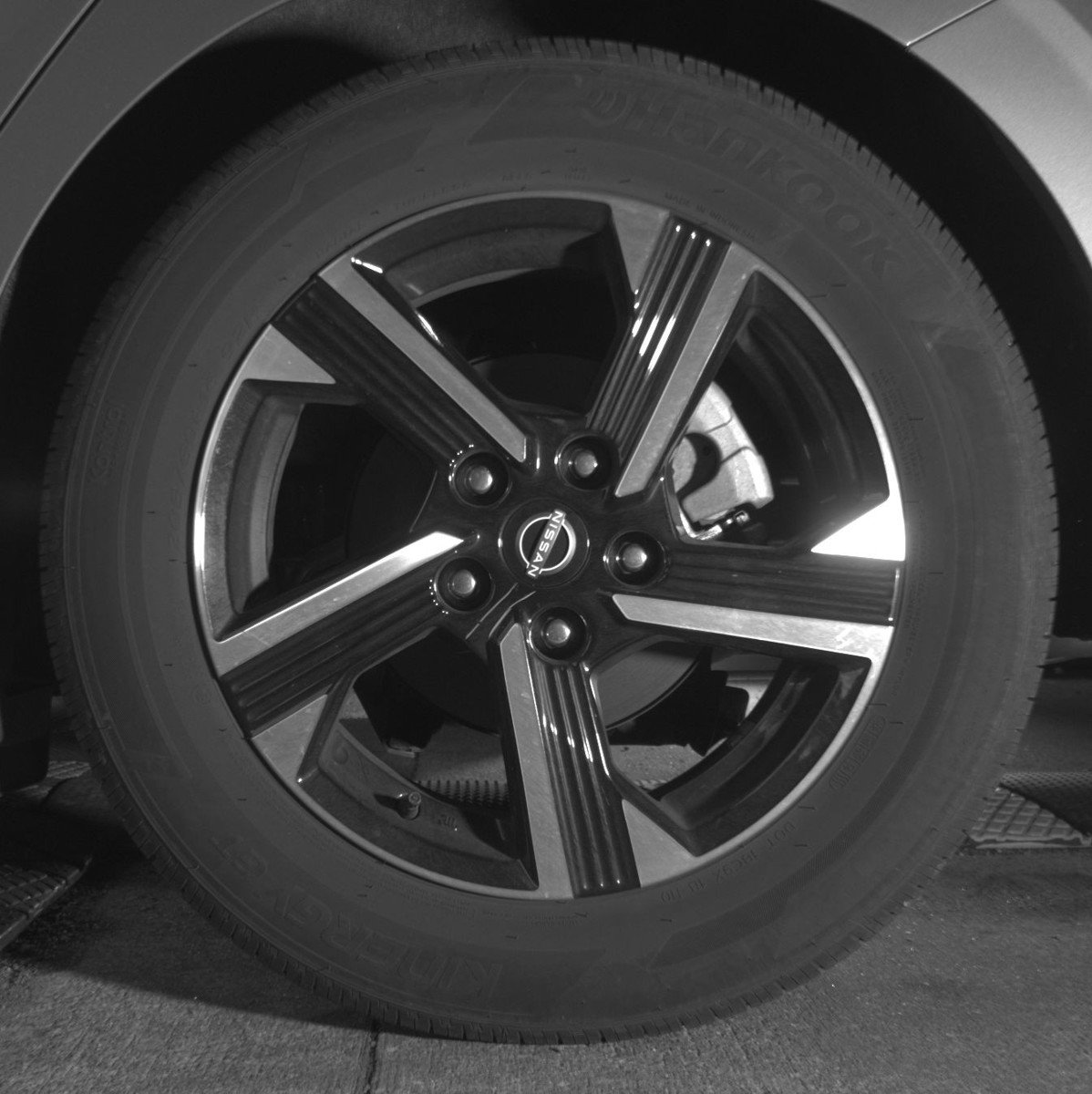 Used 2025 Nissan Sentra SV FWD image 14