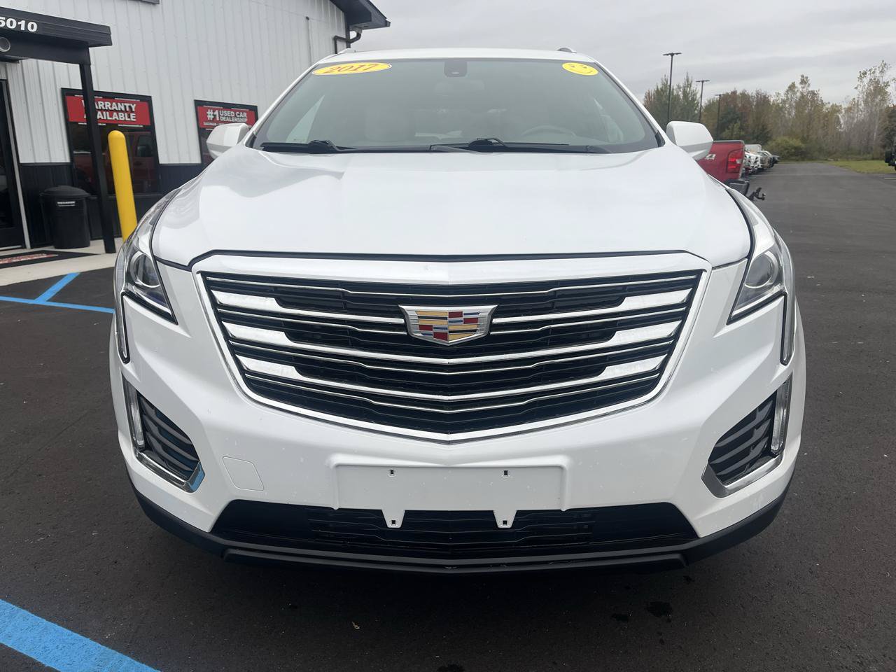 Used 2017 Cadillac XT5 FWD image 2
