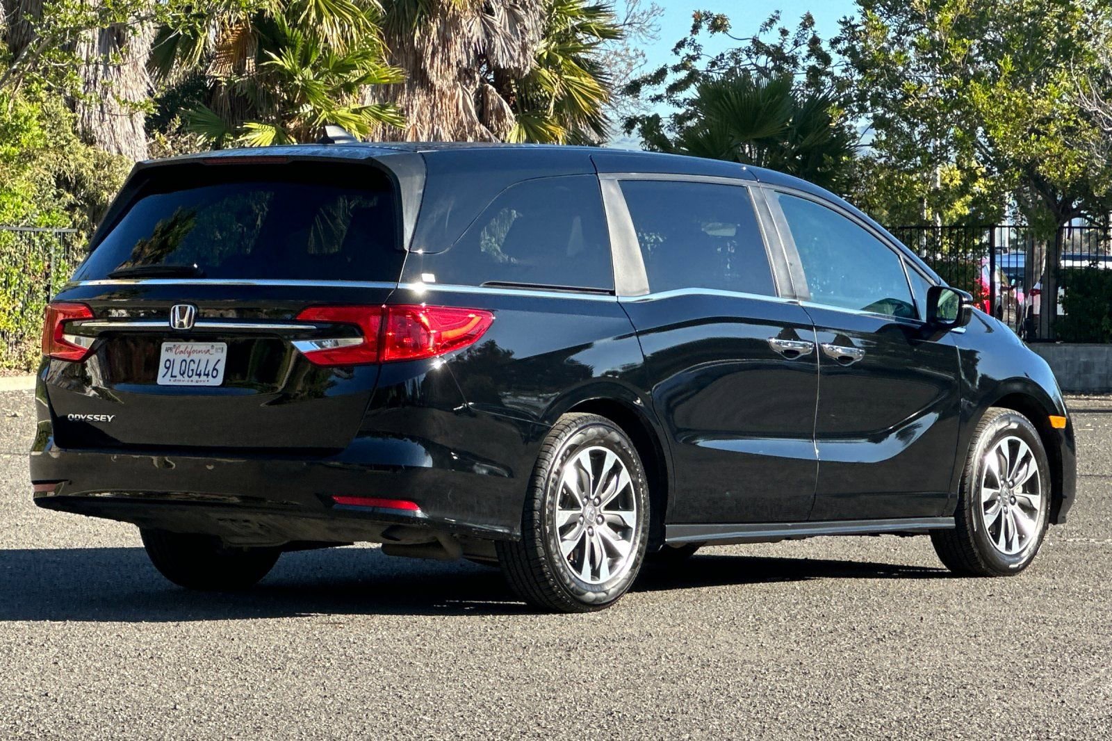 Used 2024 Honda Odyssey EX-L image 3
