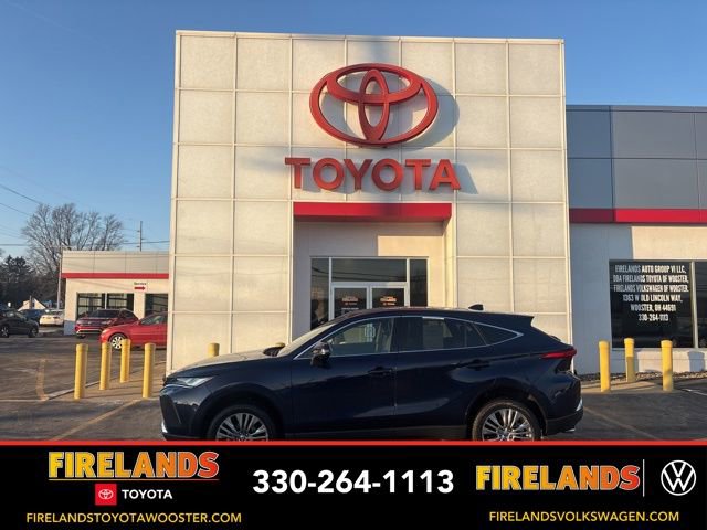 Used 2023 Toyota Venza Limited image 2
