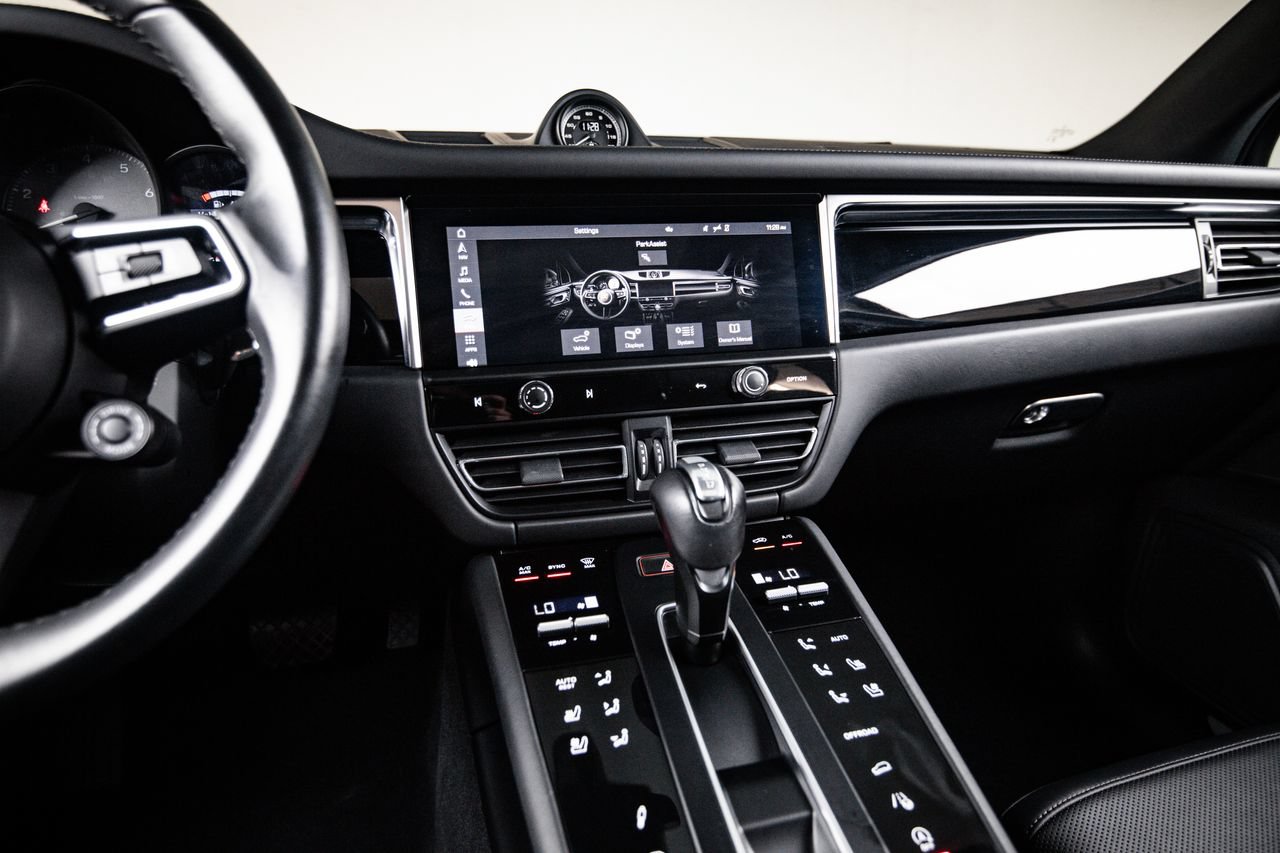 Certified 2023 Porsche Macan S AWD/4WD image 19