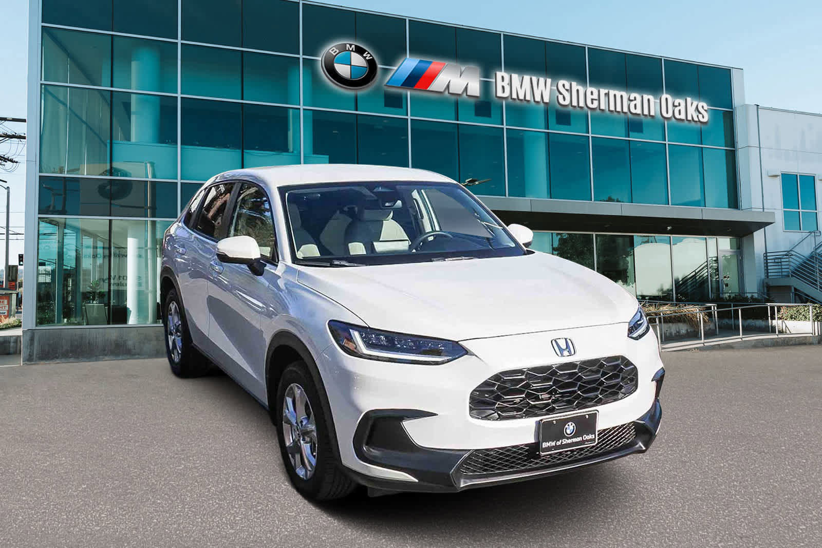 Used 2023 Honda HR-V LX image 3