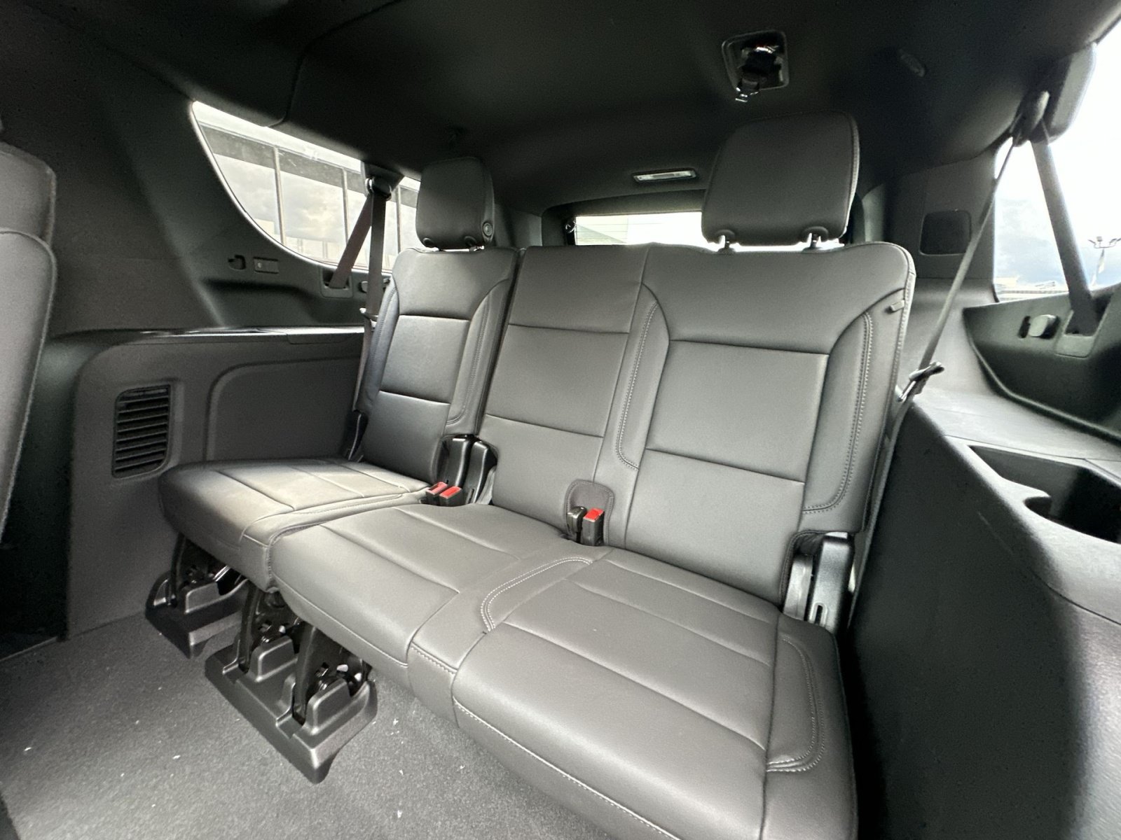 New 2026 Chevrolet Suburban LT w/ Comfort Package AWD/4WD image 26
