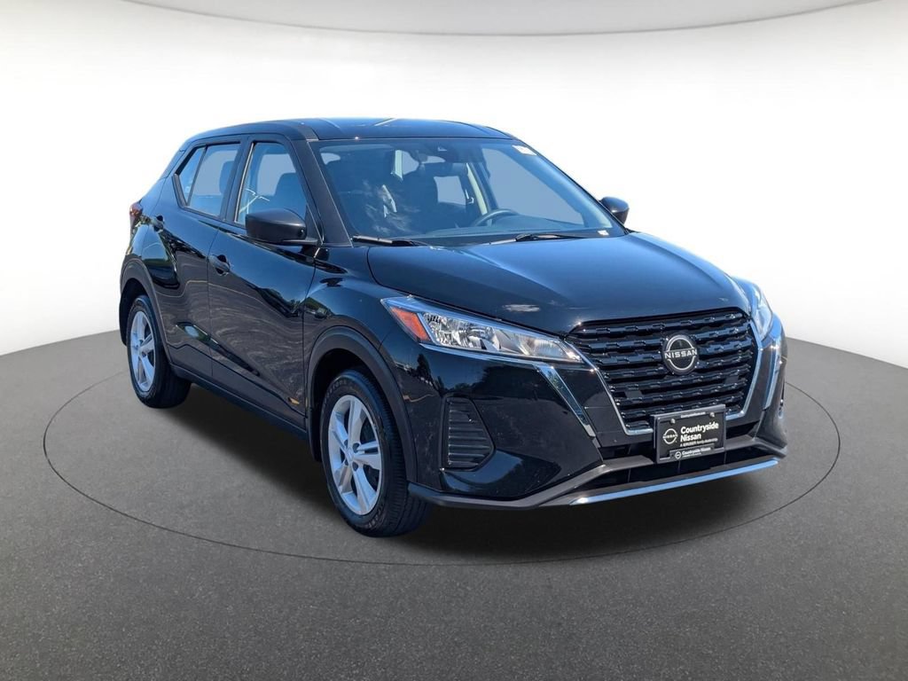 Used 2025 Nissan Kicks Play S FWD image 3