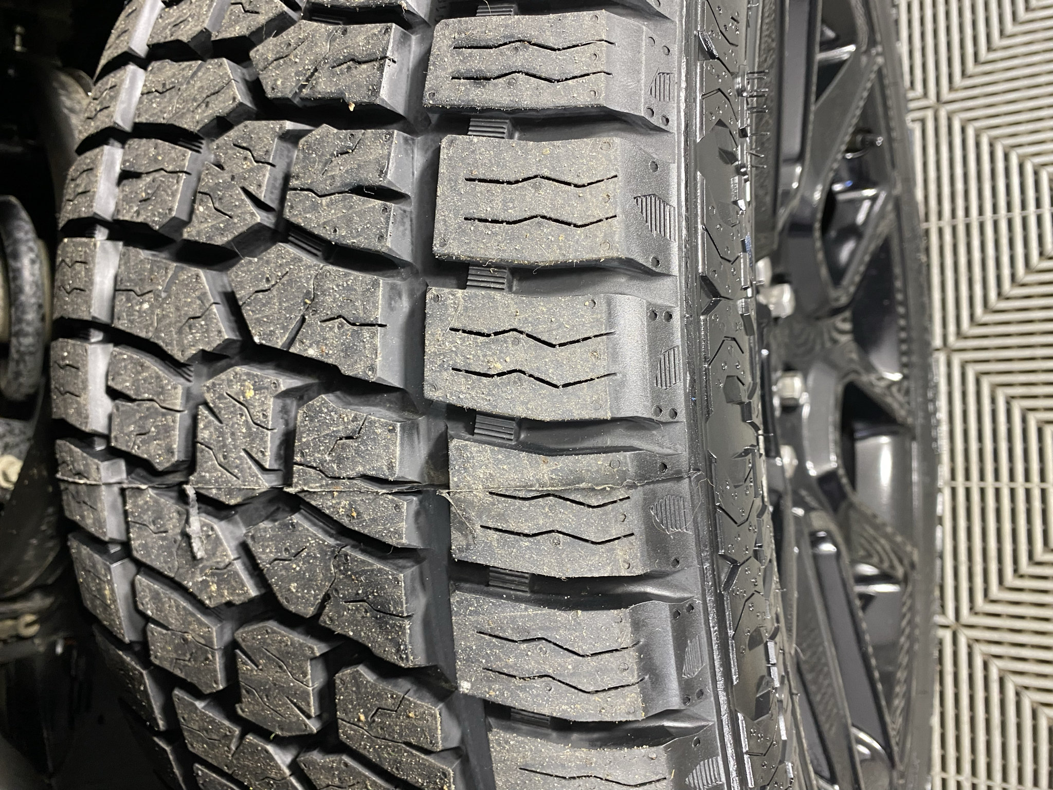 Used 2023 RAM 1500 Laramie AWD/4WD image 14