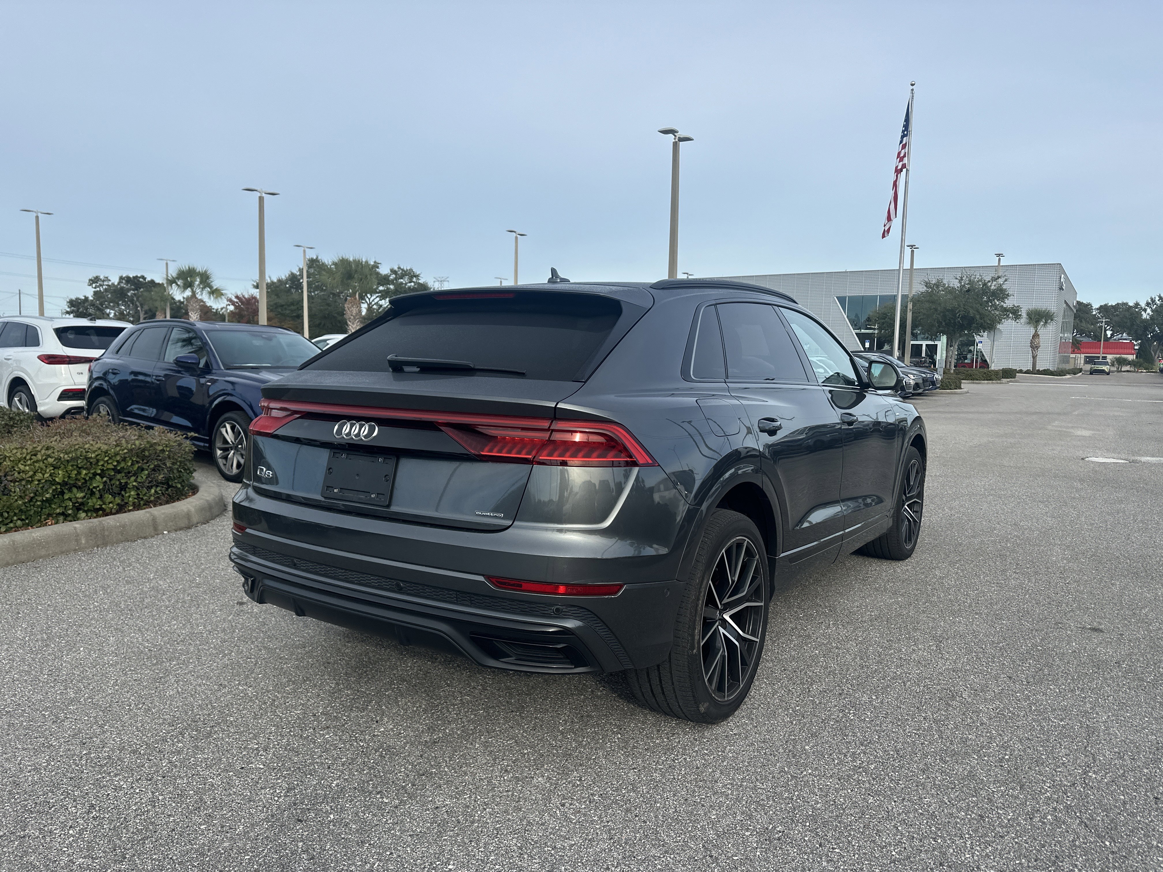 Used 2019 Audi Q8 Prestige w/ Luxury Package image 5