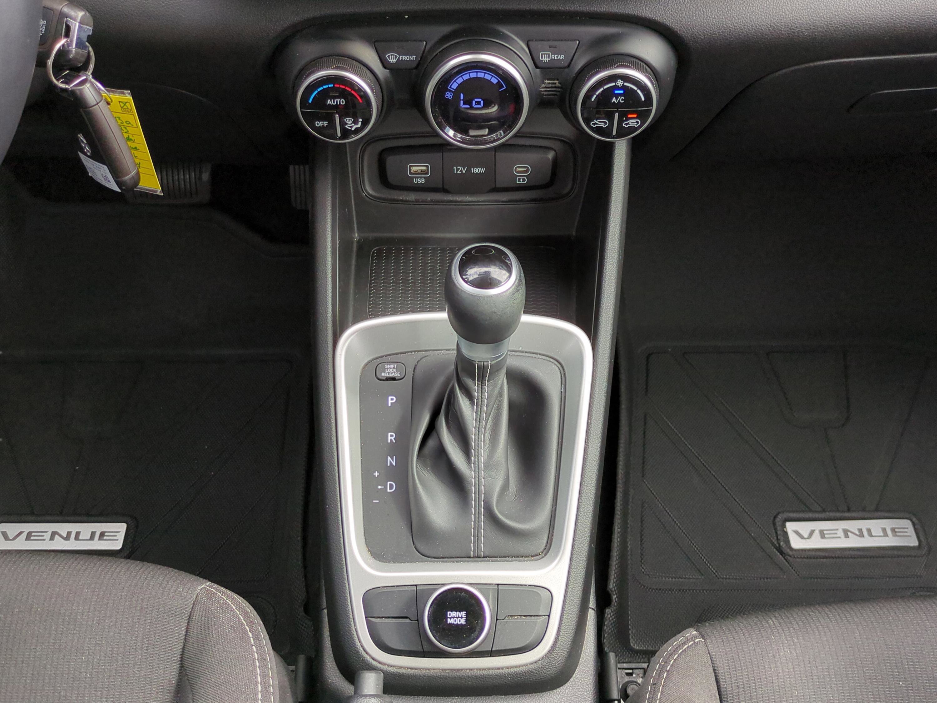 Certified 2023 Hyundai Venue SEL image 18