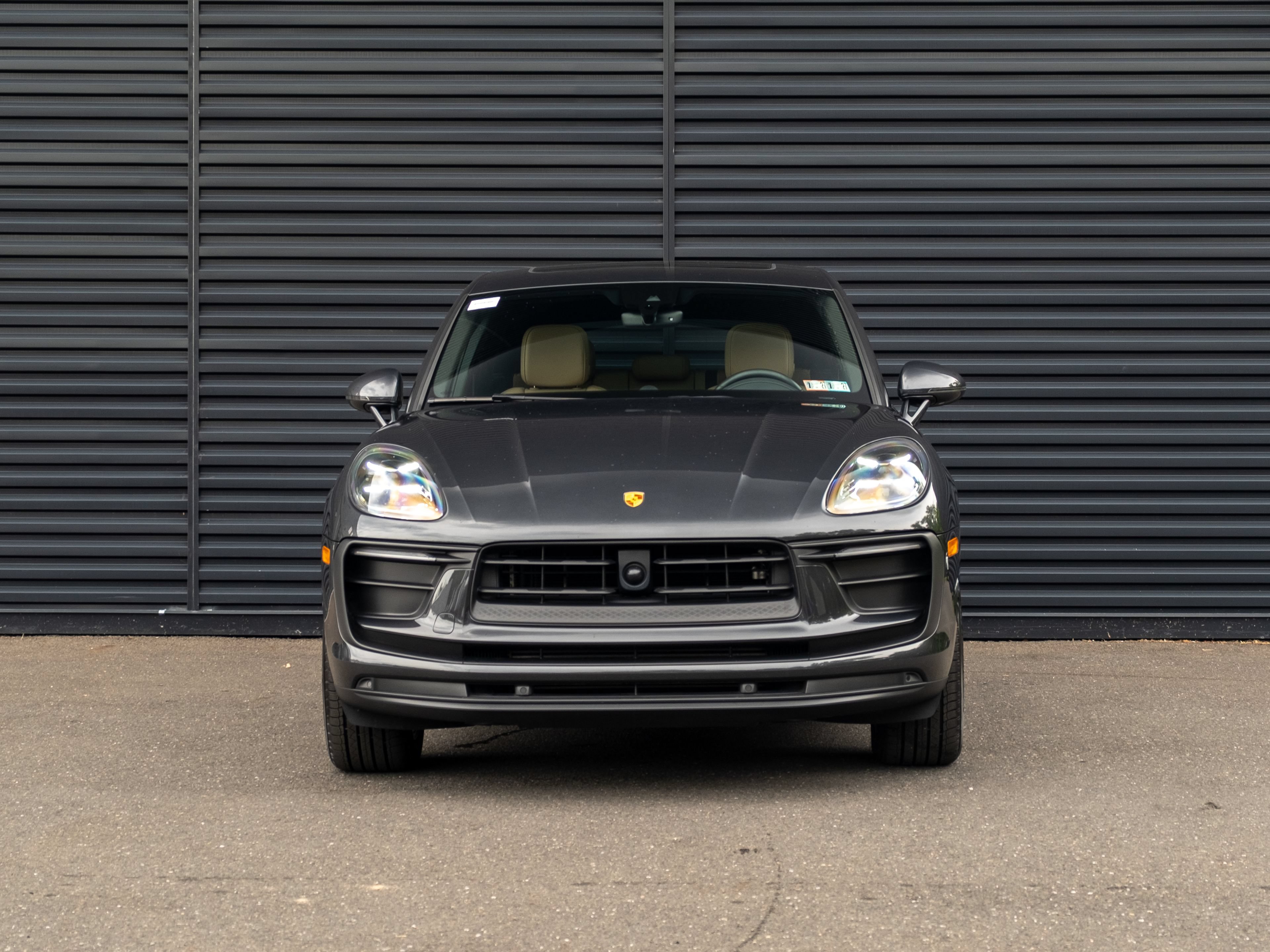 Certified 2023 Porsche Macan AWD/4WD image 11