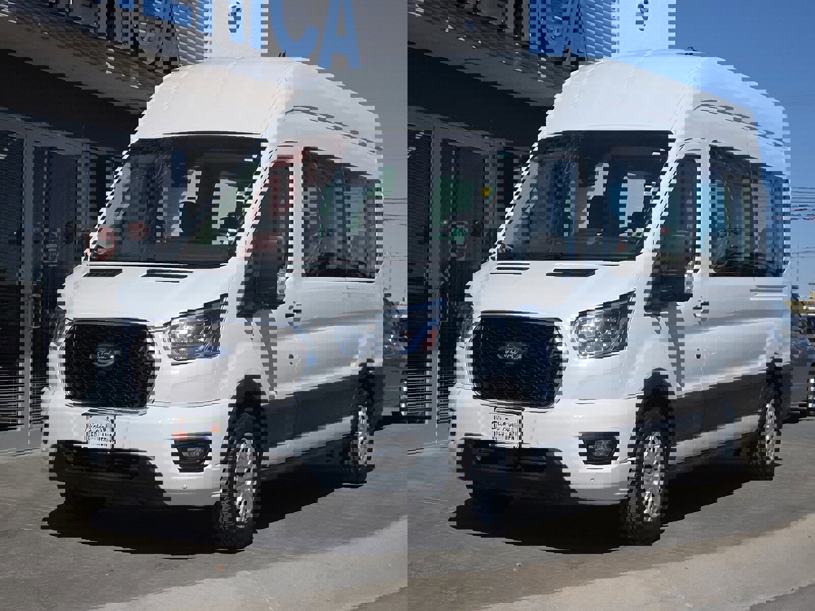 Used 2023 Ford Transit 350 XLT image 2