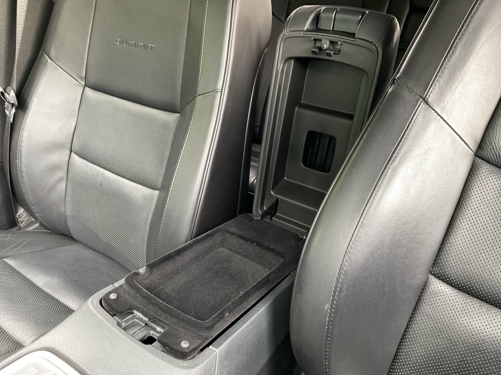 Used 2017 Jeep Grand Cherokee Summit AWD/4WD image 41