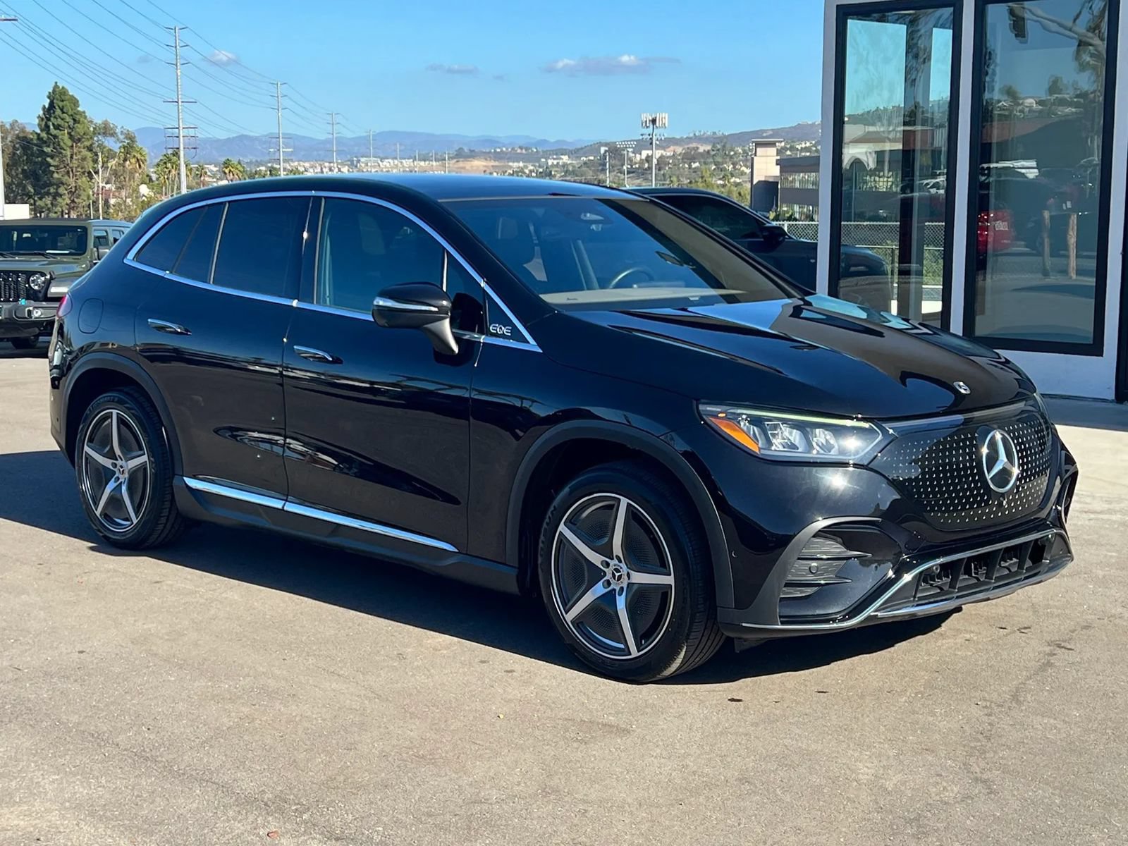 Used 2023 Mercedes-Benz EQE 350+ SUV image 3