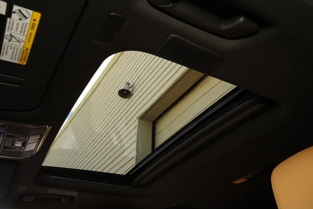 Used 2026 Lexus LX 600 4WD w/ Accessory Package (Z1) image 21