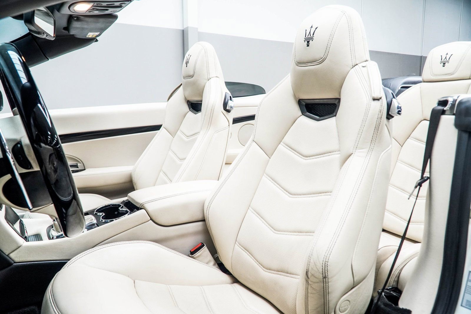 Used 2017 Maserati GranTurismo Sport image 34