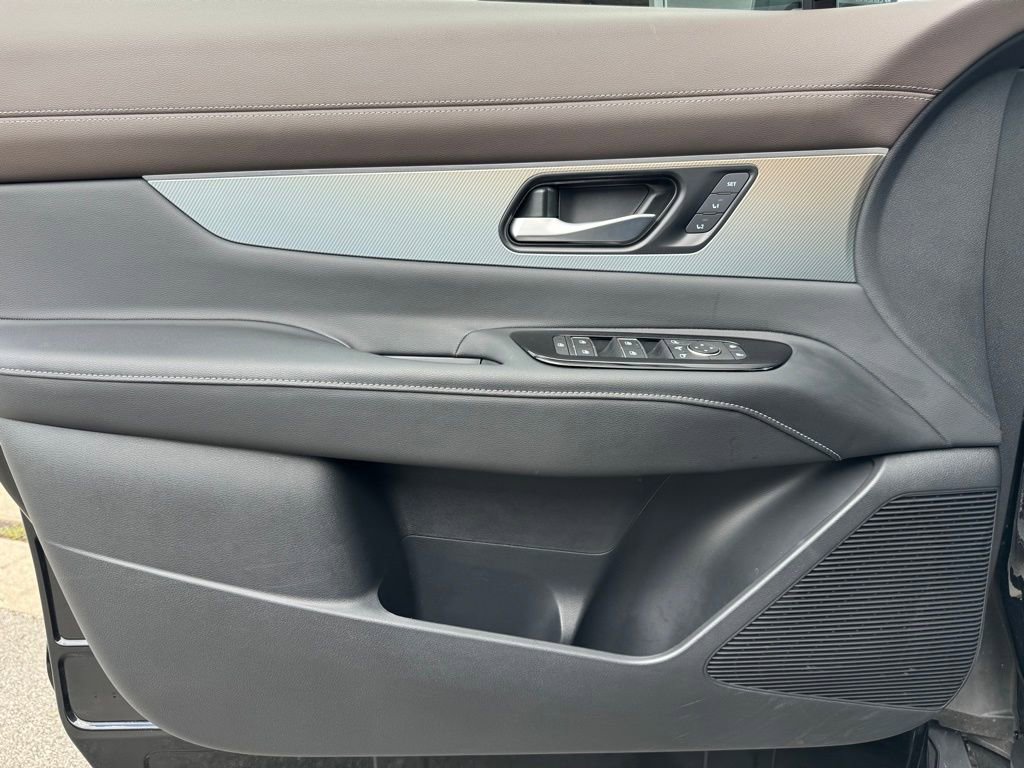 Used 2025 Nissan Murano Platinum AWD/4WD image 11