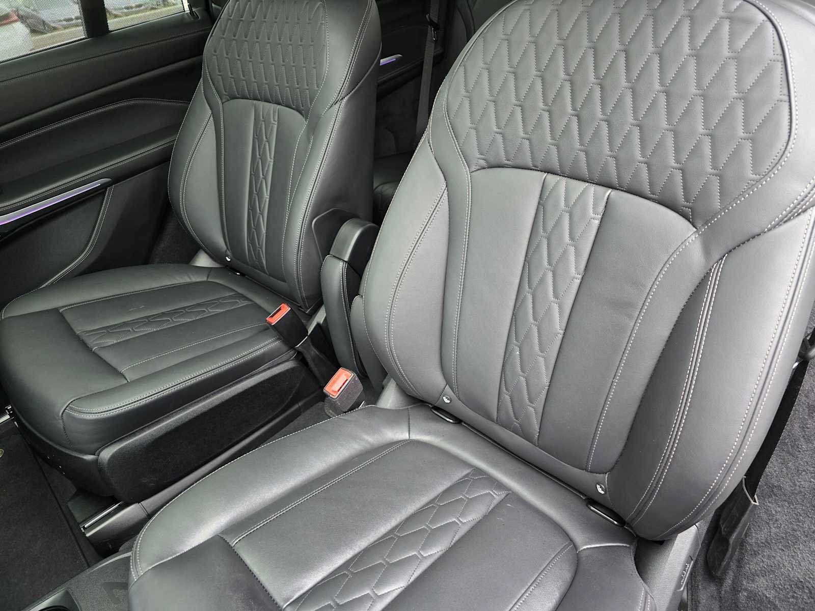 Used 2023 BMW ALPINA XB7 AWD/4WD image 17