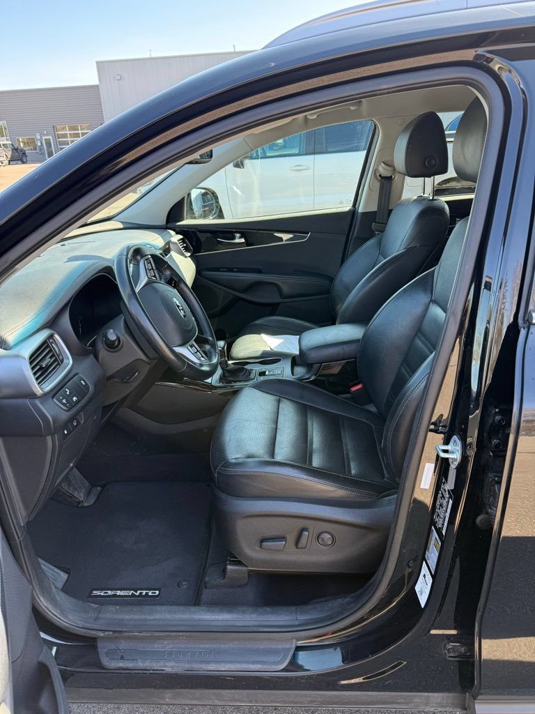 Used 2019 Kia Sorento EX AWD/4WD image 16
