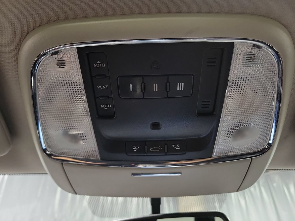 Used 2012 Jeep Grand Cherokee Laredo AWD/4WD image 22