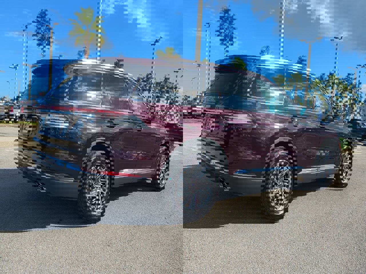 Certified 2023 Lincoln Aviator AWD w/ Class IV Trailer Tow Package image 4