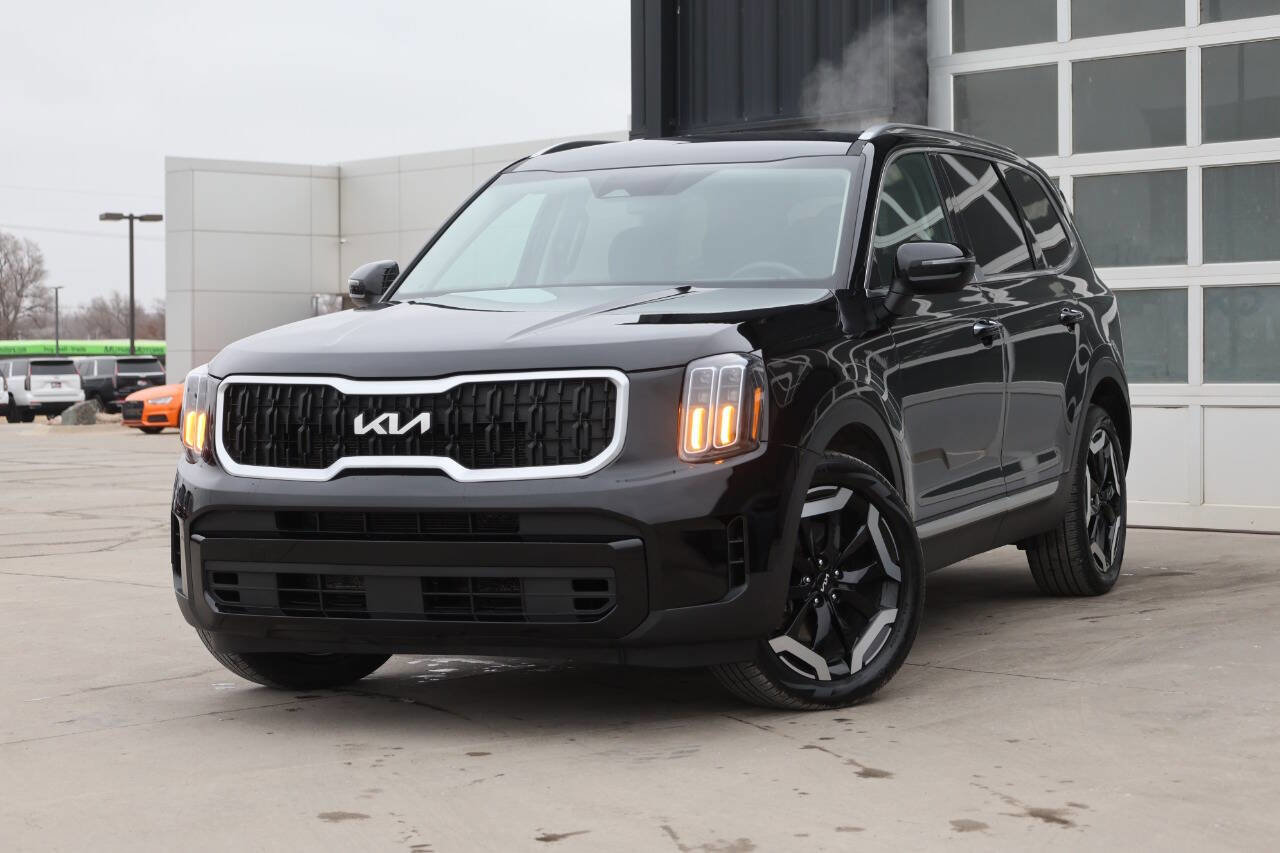 Used 2024 Kia Telluride S AWD/4WD image 3