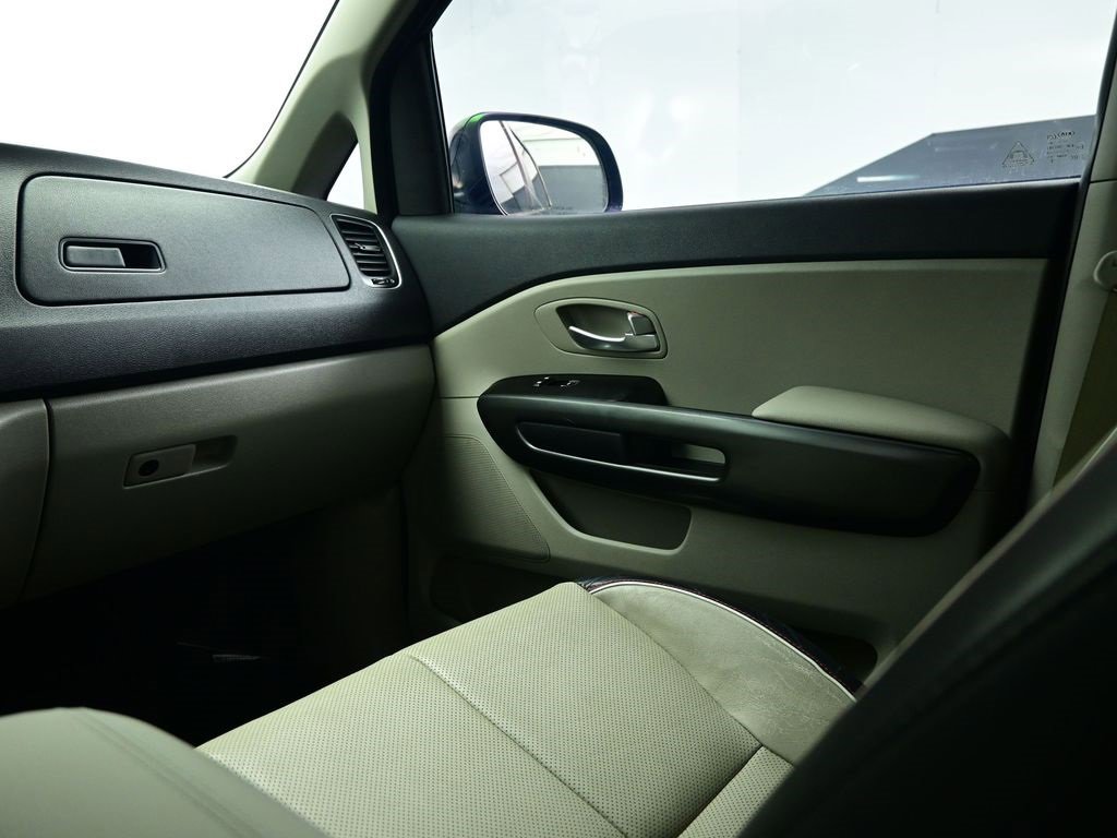 Certified 2020 Kia Sedona EX image 13
