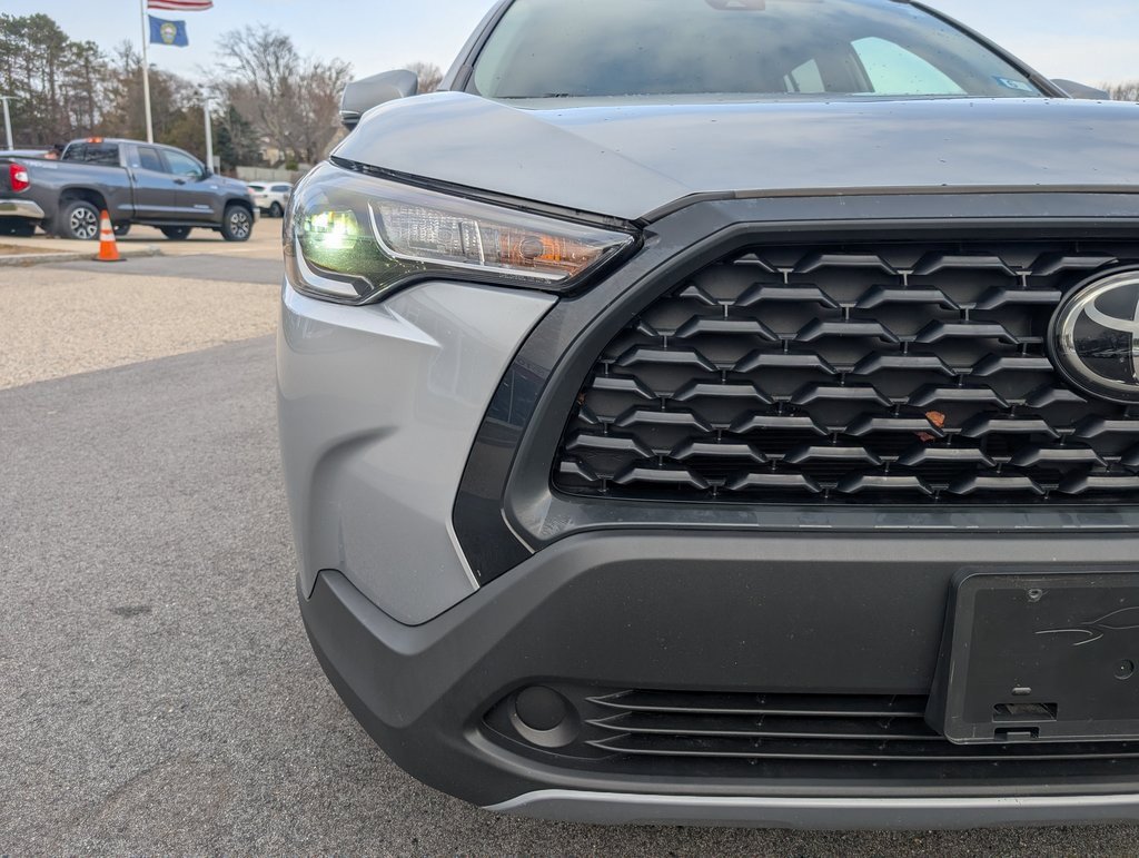 Used 2022 Toyota Corolla Cross LE image 10